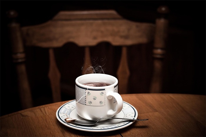 Black Tea contains high content of caffeine